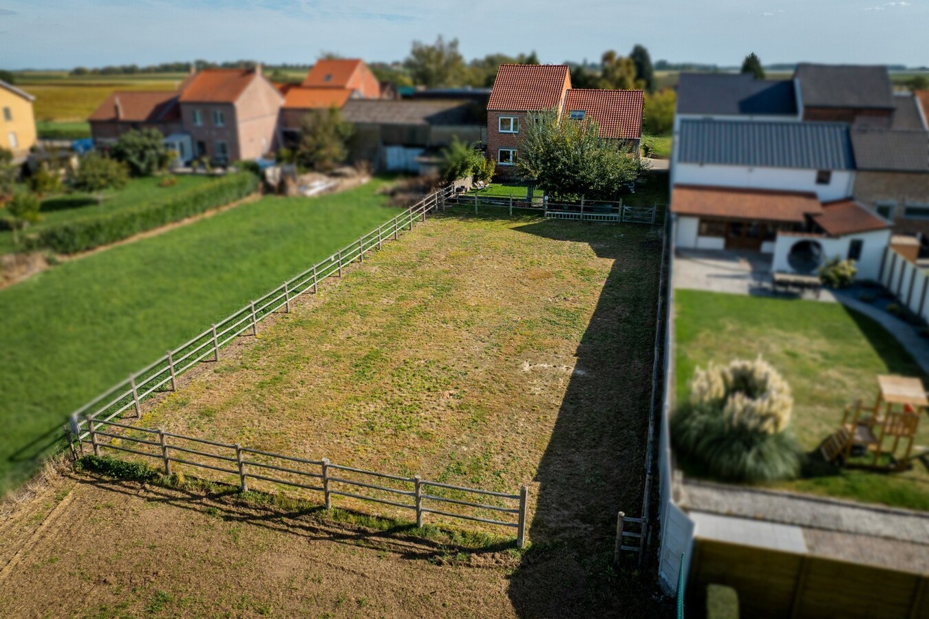 Renovated property with drained track and pasture on approximately 16 ares in Mielen-boven-Aalst. 