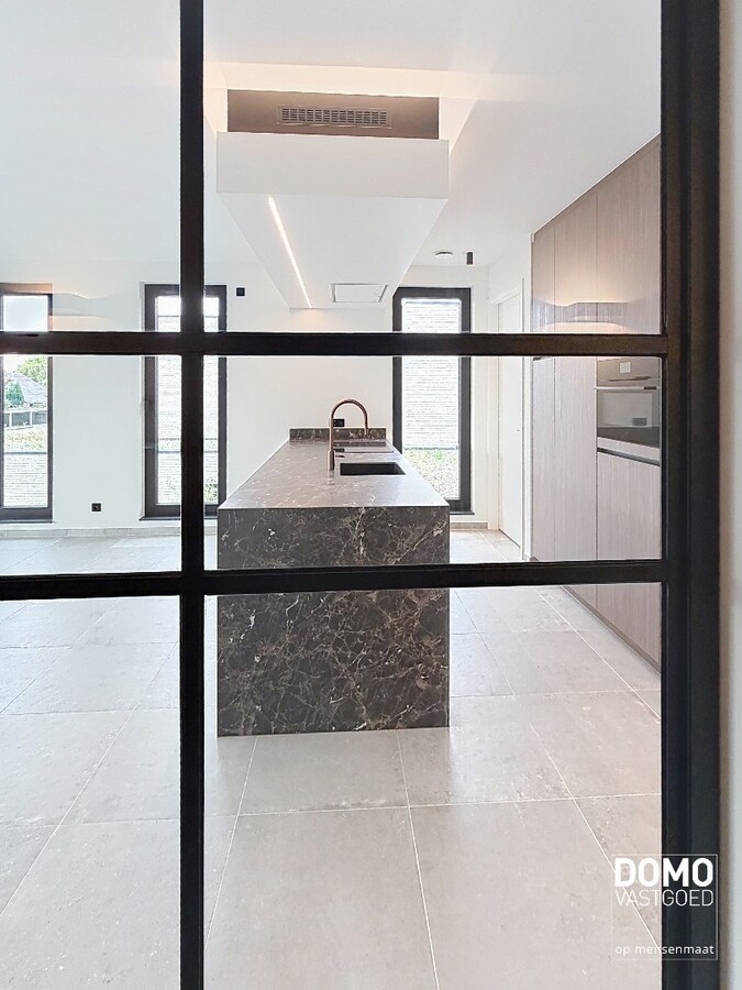 high-end volledig afgewerkte instapklare appartementen. 