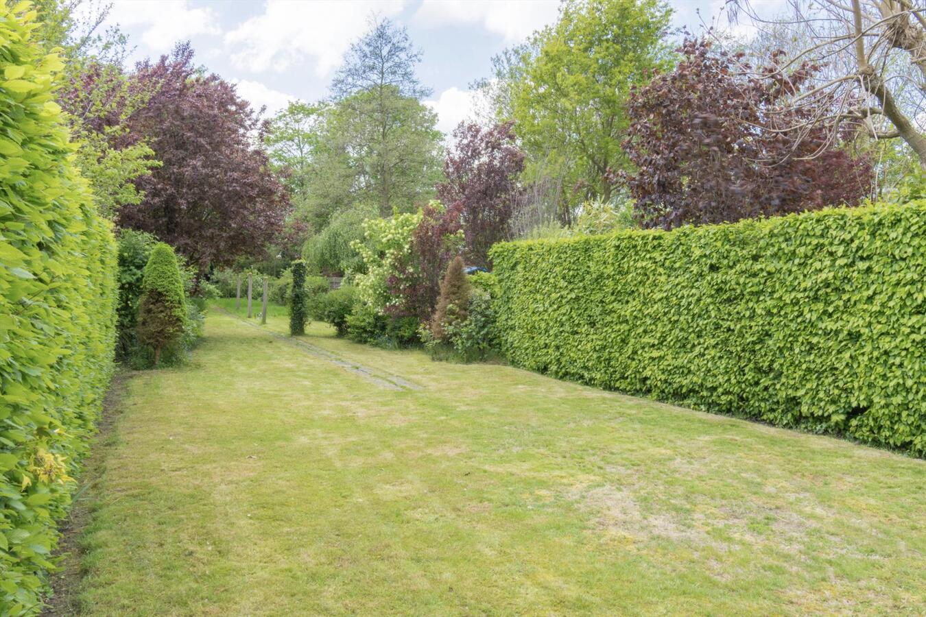 Kwalitatieve woning met ruime tuin &amp; garage te Gentbrugge 