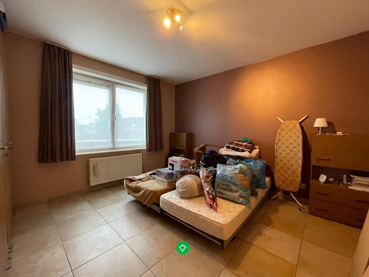 Ruim appartement (117 m²) met 2 slaapkamers, terras en garage in centrum Roeselare! 