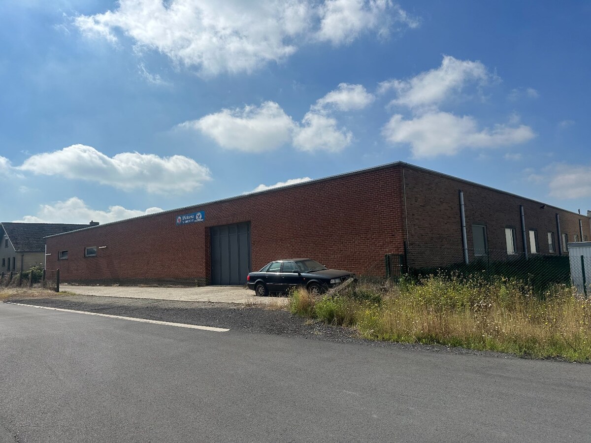 Loods van 360 m² op industriepark van Houthulst 