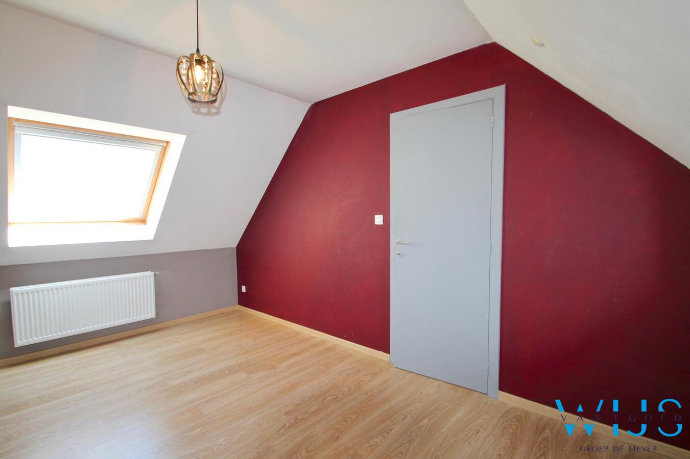 Gezellige 2 slaapkamerduplex mét garage 