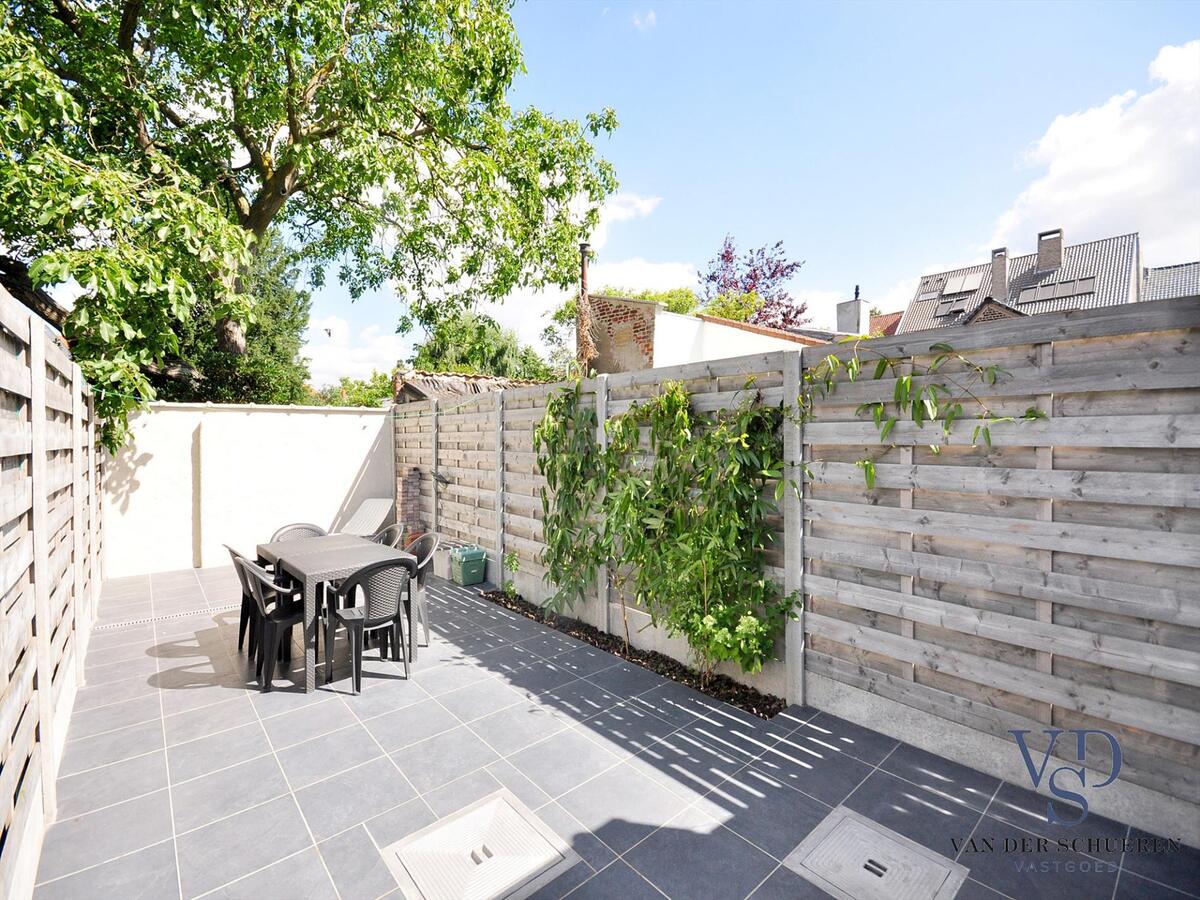 Hippe woning  op amper 350 m van het  UZ !   TOPPER !! 