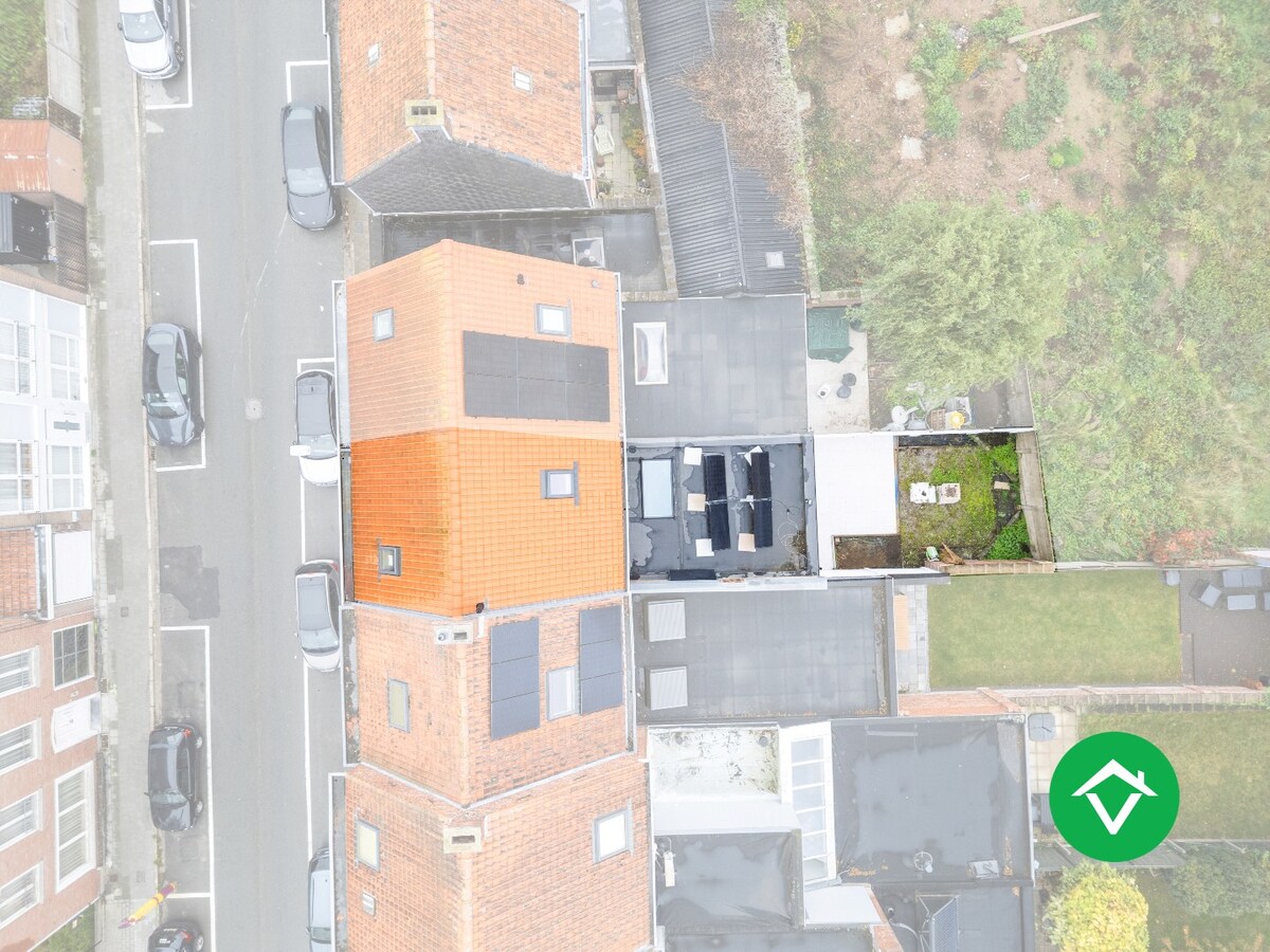 Rijwoning met 4 slaapkamers en stadstuin op centrale ligging te Roeselare 