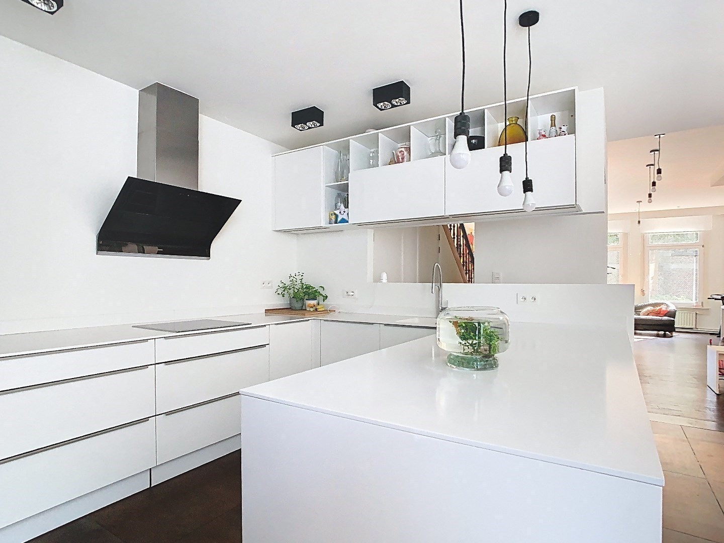 Mooie instapklare herenwoning nabij centrum Brasschaat met 4 slaapkamers 