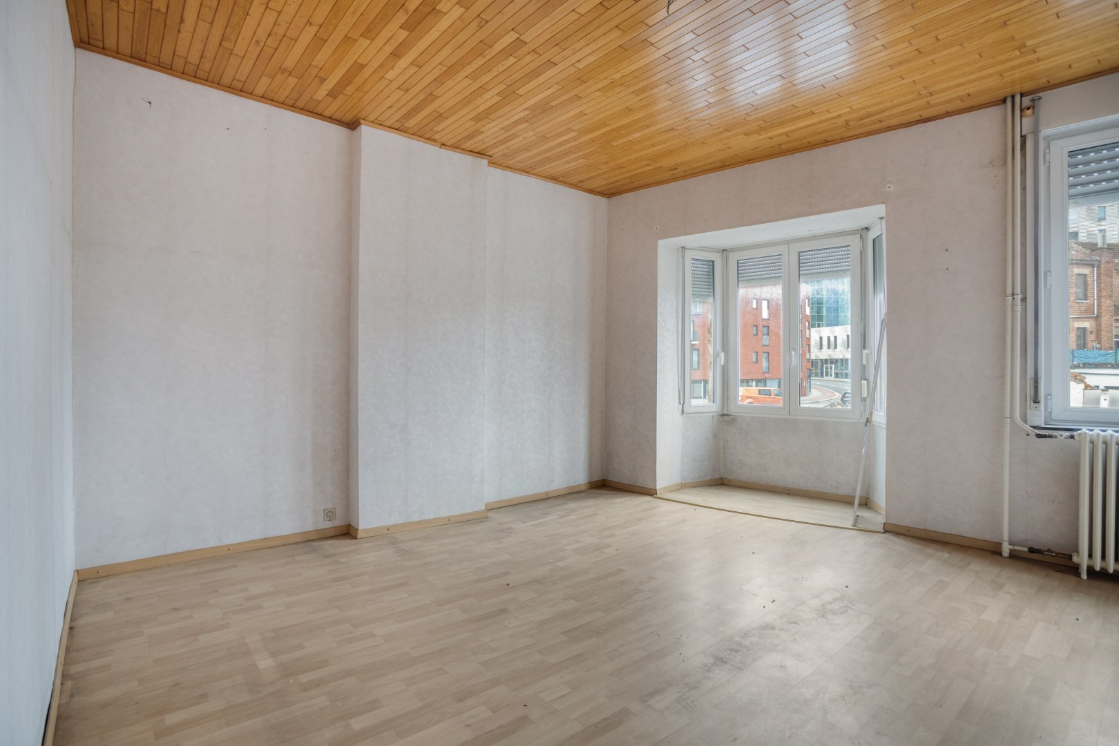 Ruime woning met 6 slaapkamers, tuin en bijgebouw in Kessel-Lo! – bewoonbare opp. 242 m² 