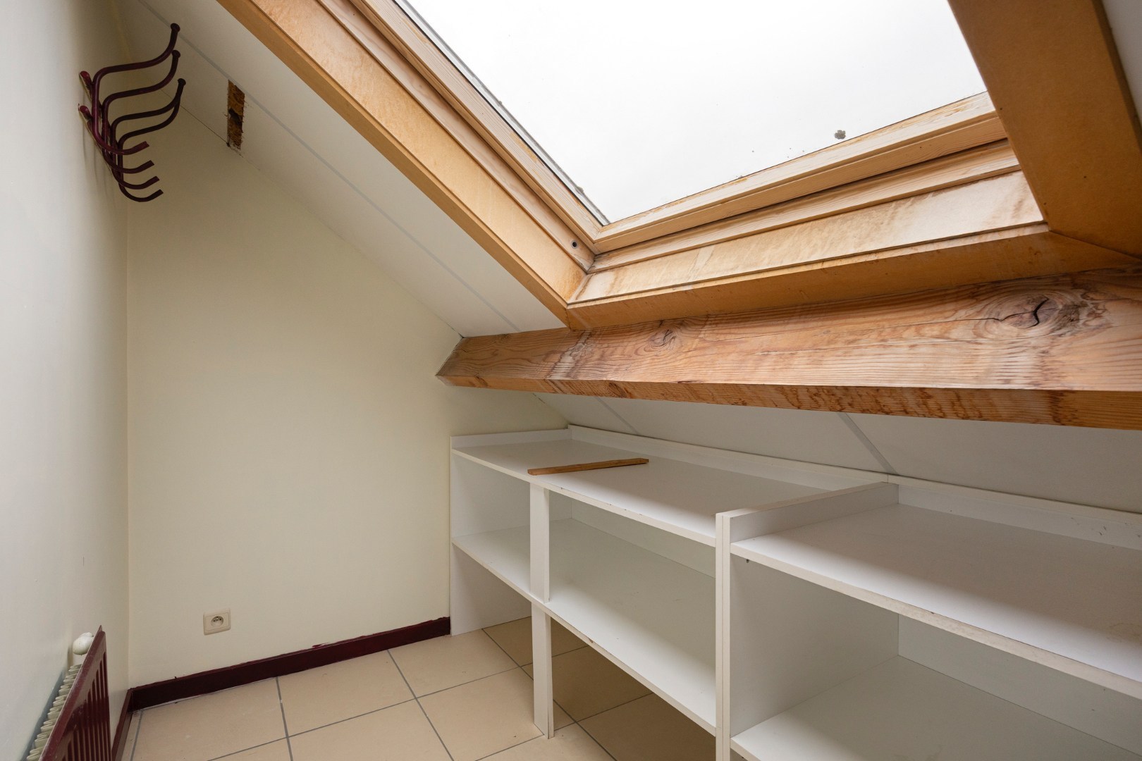 Instapklaar dakappartement met 1 slpk. in centrum Olmen! 