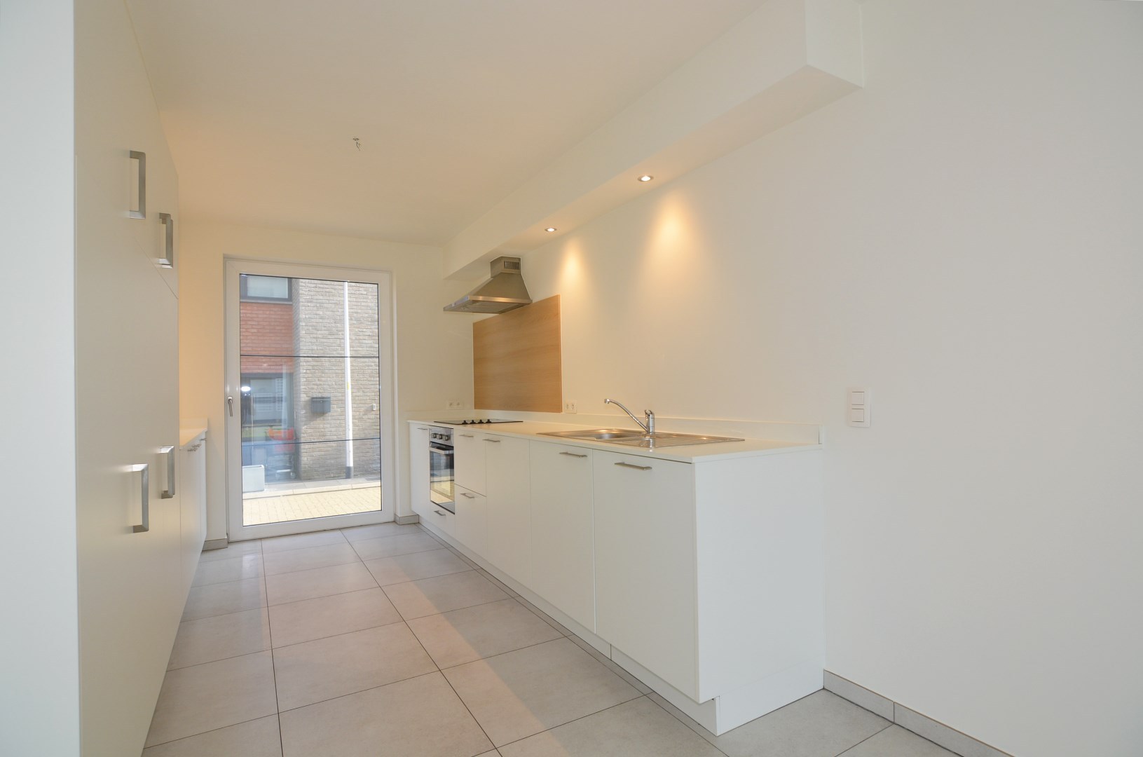 Moderne appartementswoning met 3 slpk, dubbele garage en terras. 