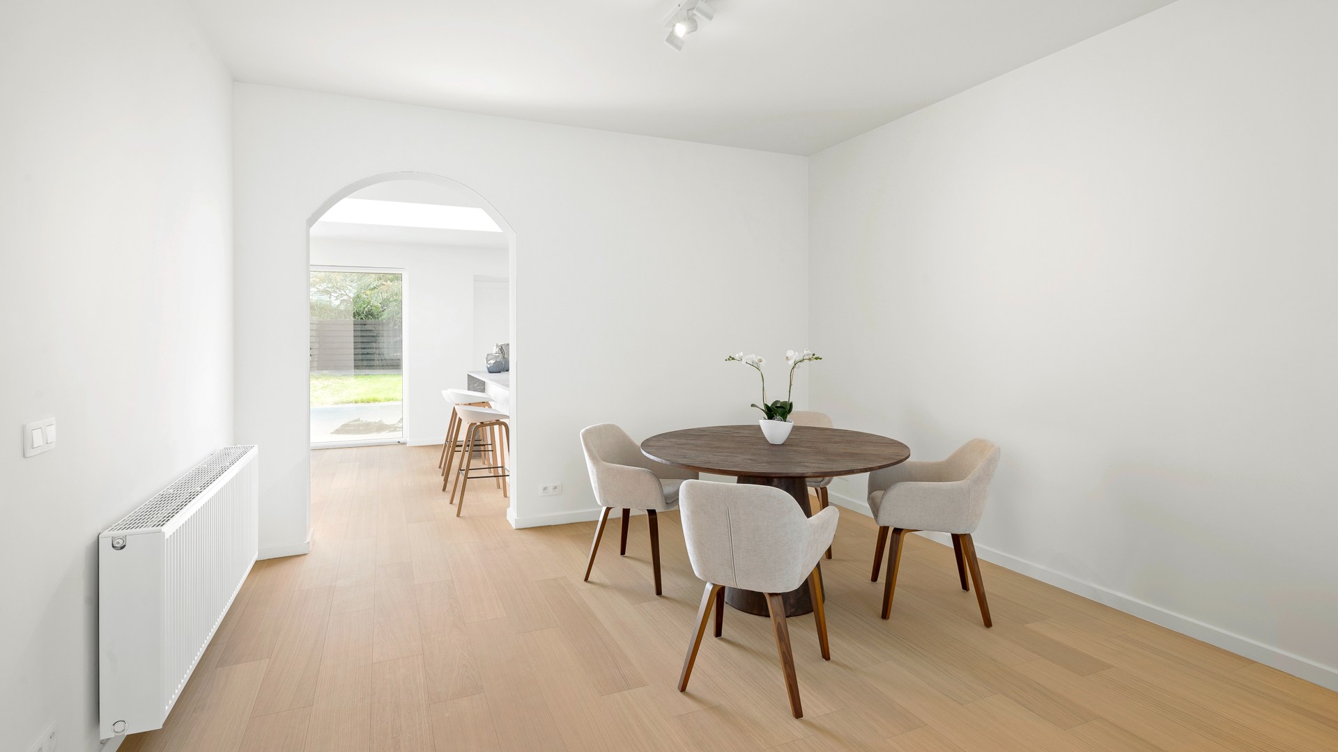 Belle maison rénovée avec 3 chambres à Heist, proche du centre et de la plage. 