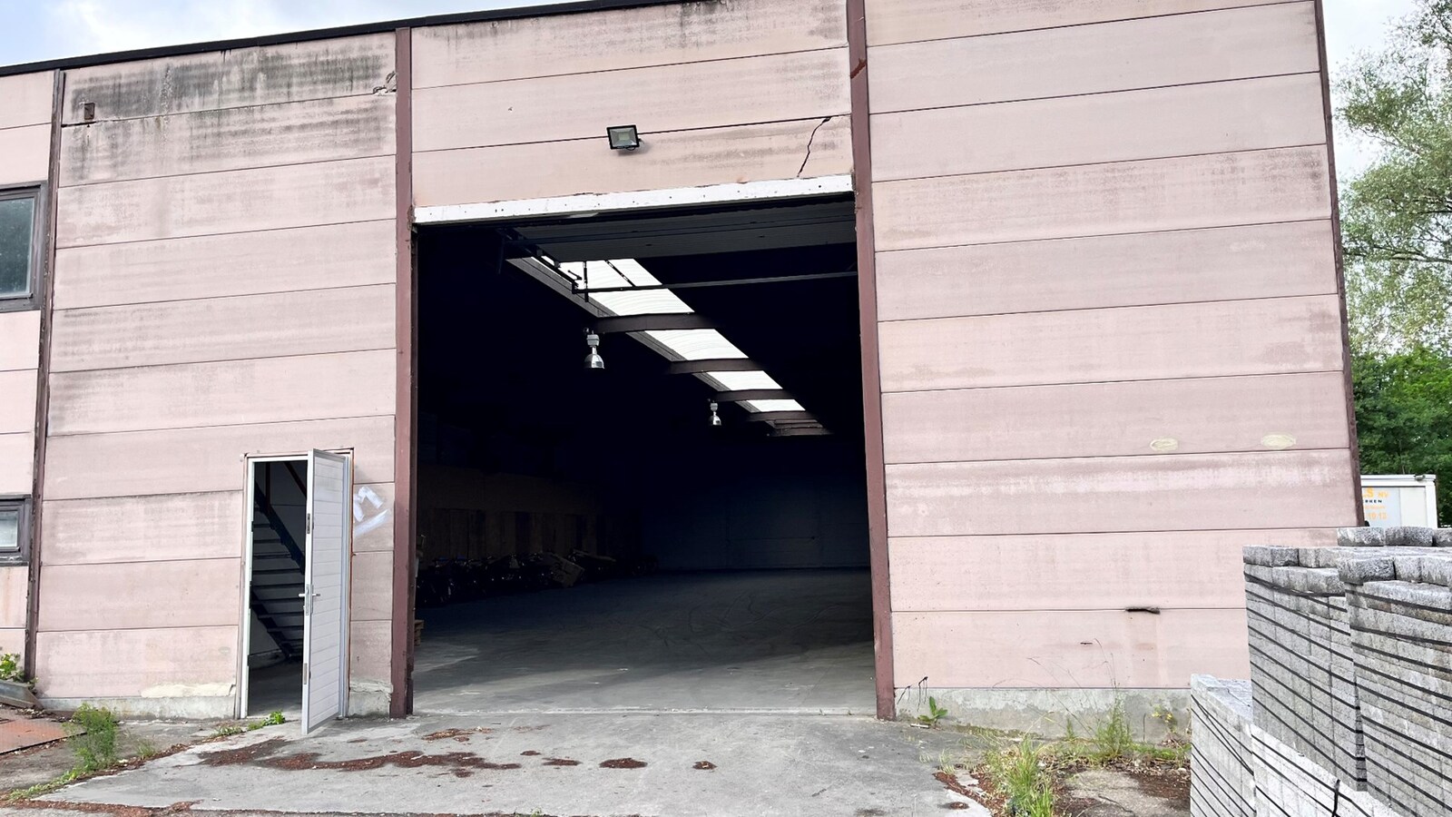 Opslagplaats gelegen te Herk-De-Stad. 