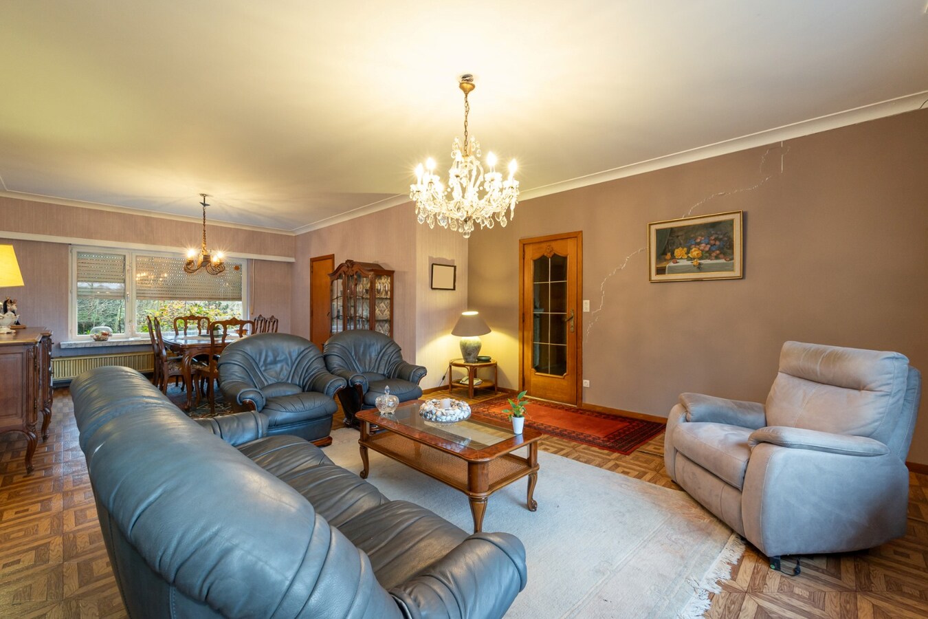 Unieke eigendom op 13.183 m² met te renoveren woning en vergunde stallingen 