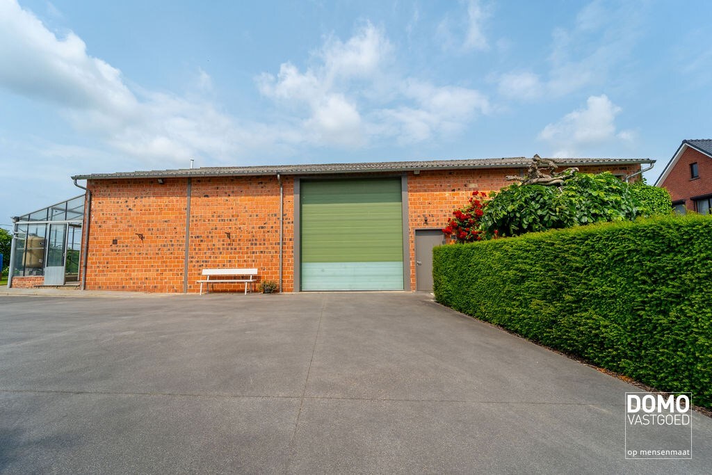 UNIEKE WONING MET 2 RUIME LOODSEN OP PERCEEL VAN 58A49CA 