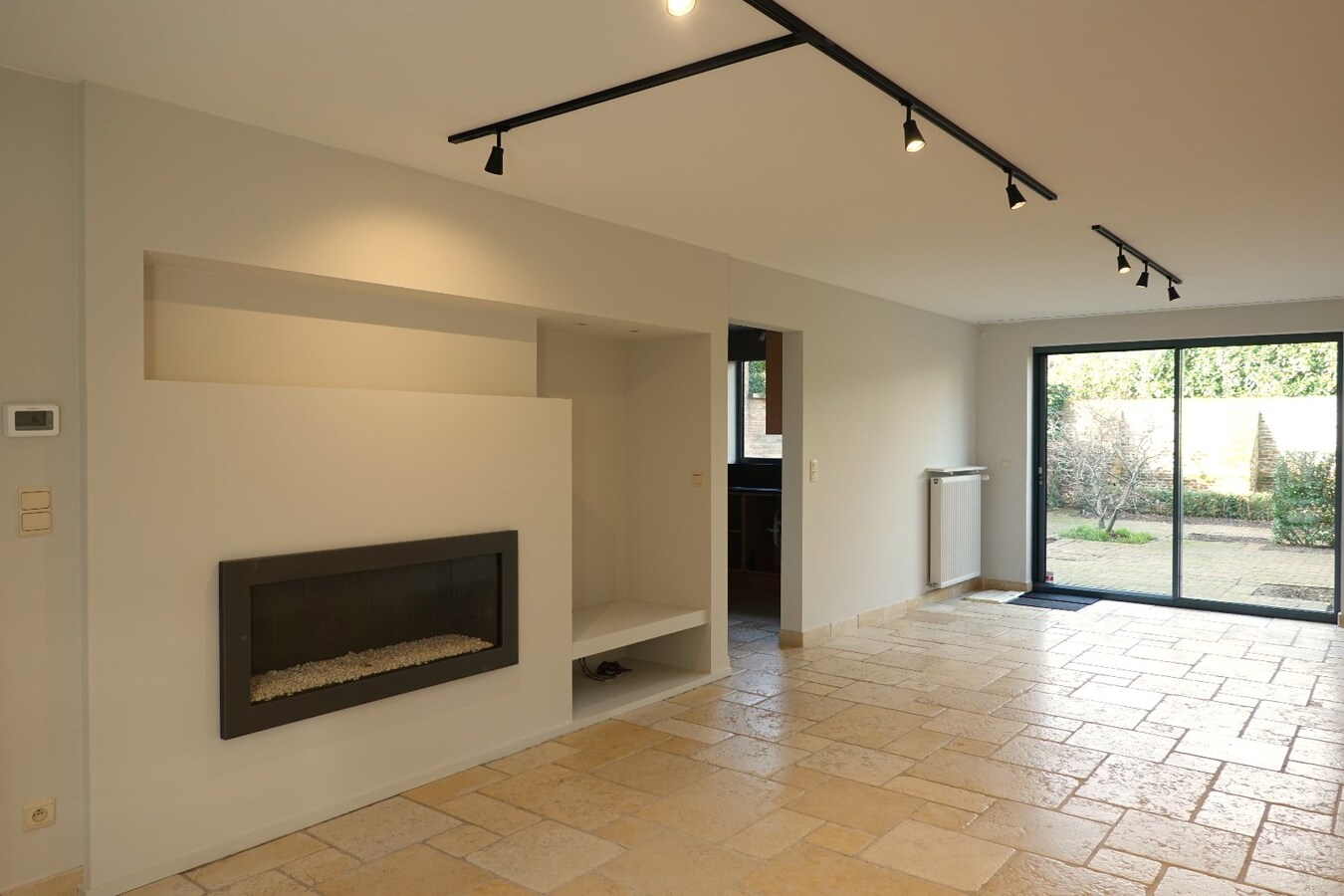 Gerenoveerde stadswoning op uitstekende ligging met binnentuin en garagebox 