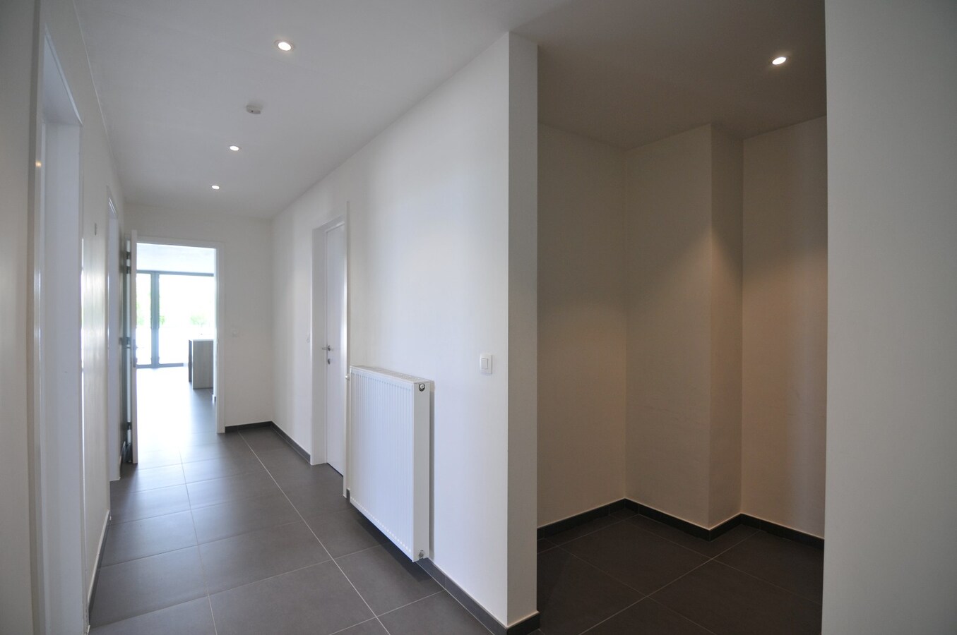 Modern appartement met 2 slaapkamers, ruim terras en airco 