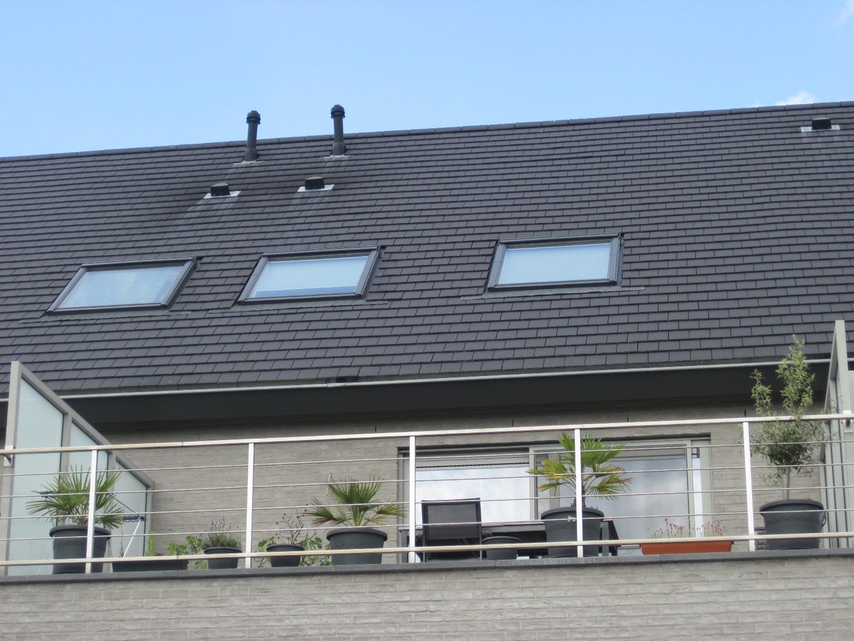 Recent, ruim appartement met een uniek terras !  GEEN VASTE KOSTEN ! 