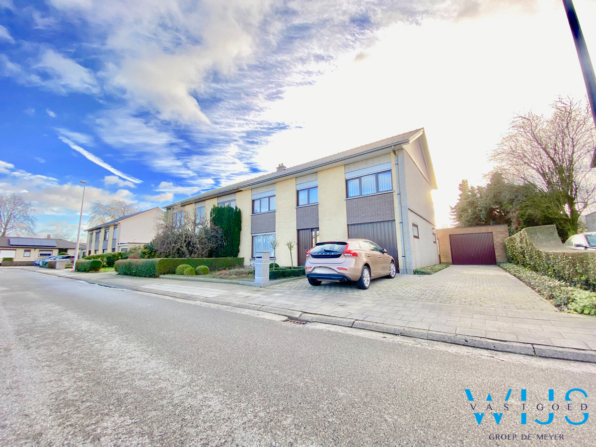 Ruime gezinswoning met 5 slaapkamers &amp; ZUIDgerichte tuin te Zelzate! 