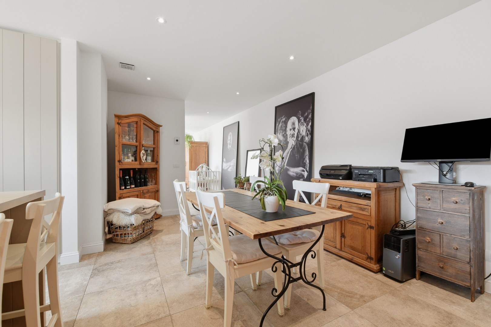 Moderne bel-etagewoning met polyvalente ruimte, zonnige tuin en energiezuinige afwerking 
