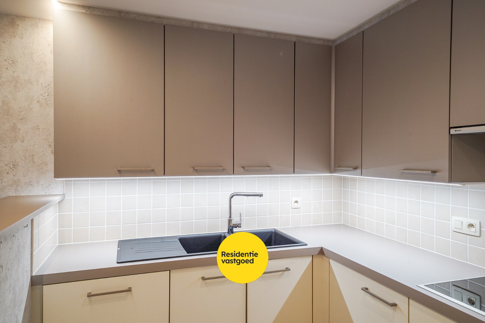 Instapklaar appartement met 2 terrassen te Mariakerke 