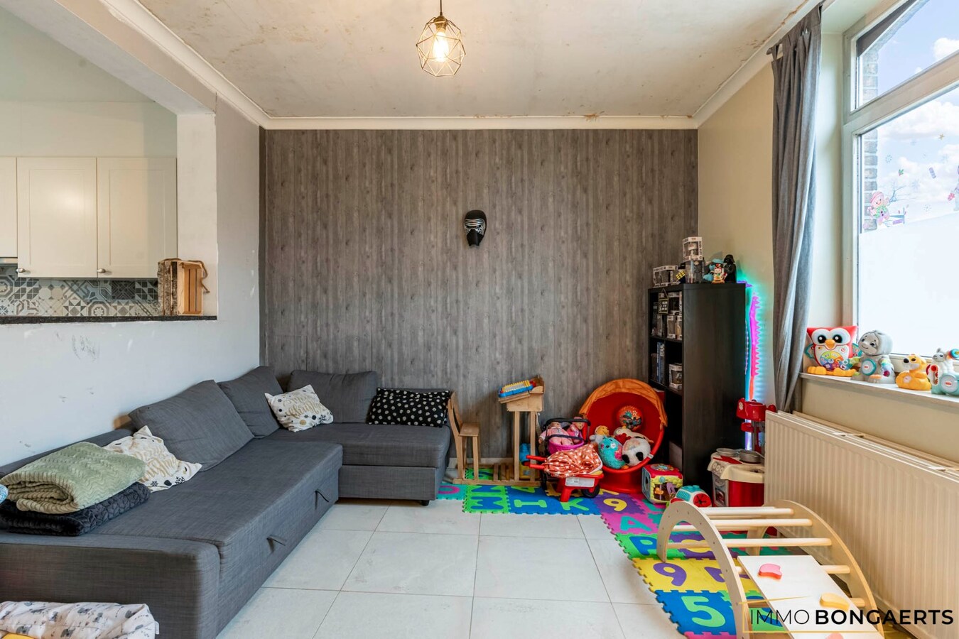 Instapklare woning met  garage en twee slaapkamers in Maasmechelen 