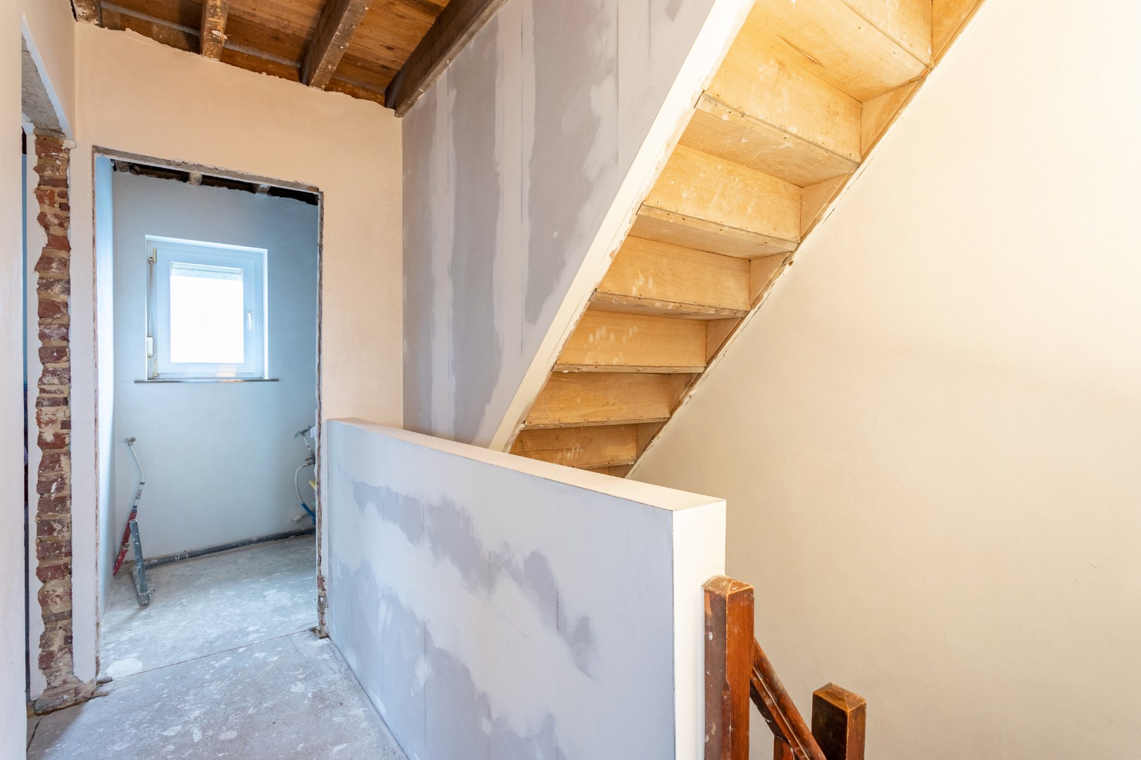 Rustig gelegen halfopen woning met 3 slpks en tuin te Buizingen 