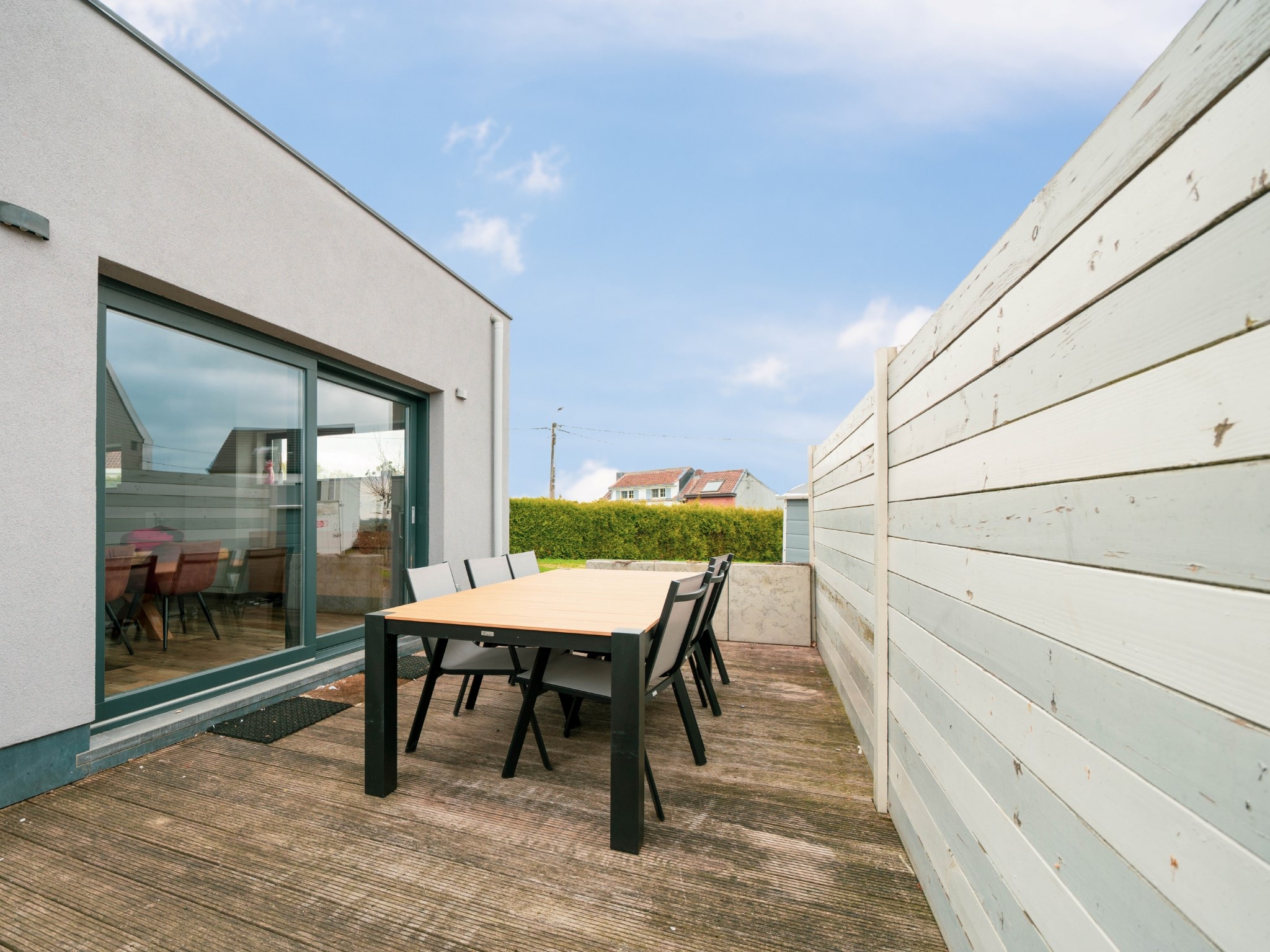 Gerenoveerde woning met grote tuin 