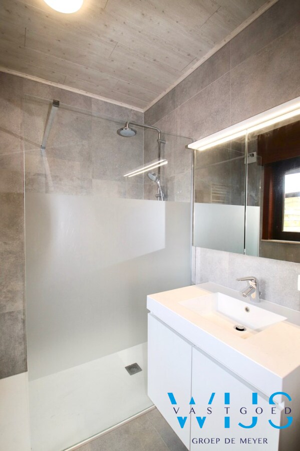 Centraal gelegen woonhuis met 4 slaapkamers te Kaprijke ! 