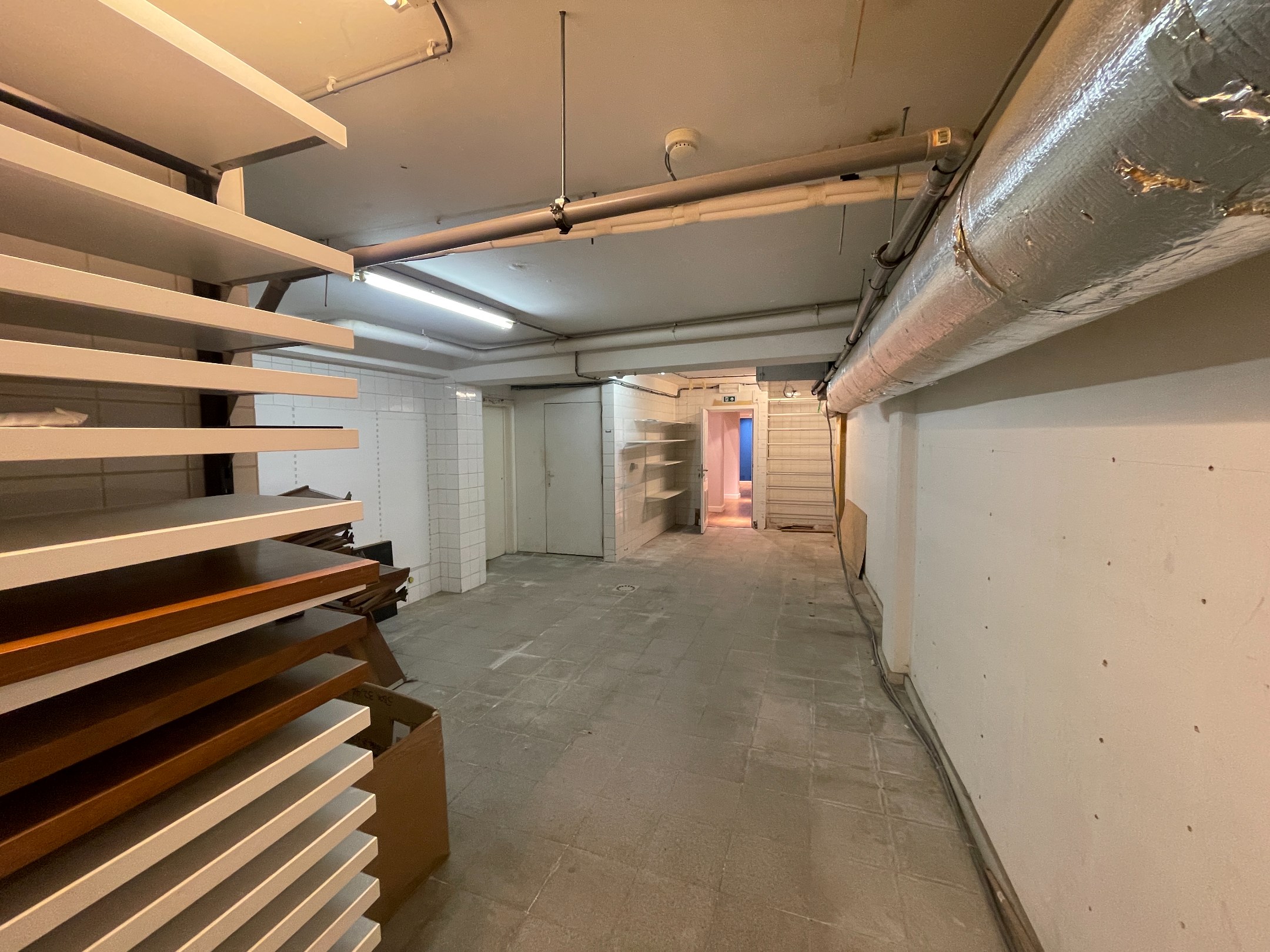 Local commercial exclusif à louer - emplacement de choix sur la Place m’as-tu-vu, à Knokke. POP-UP possible ! 