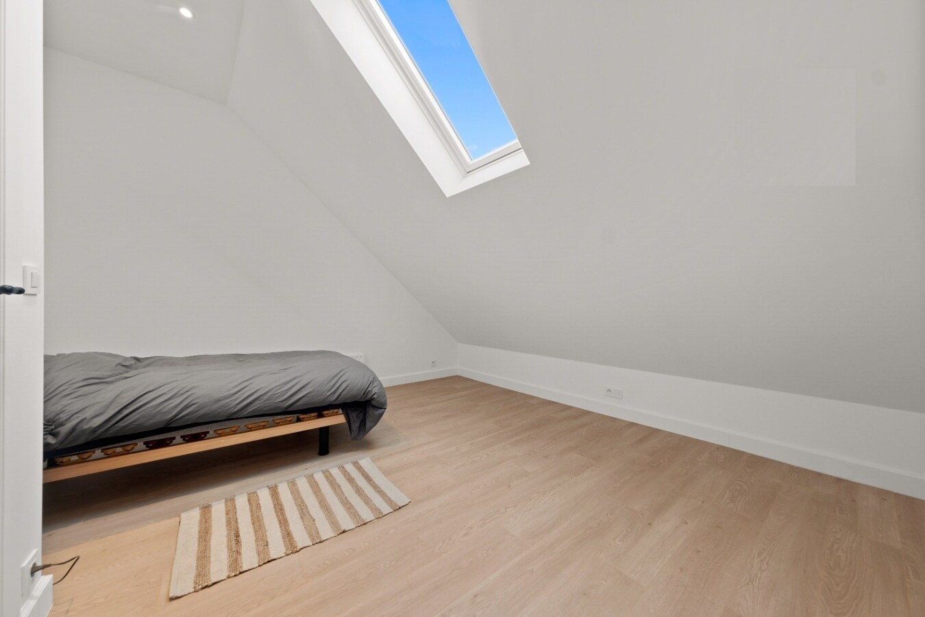 Mooi gerenoveerde woning met terrastuin *** PAS VRIJ VANAF 1 JANUARI, NIET VROEGER! 