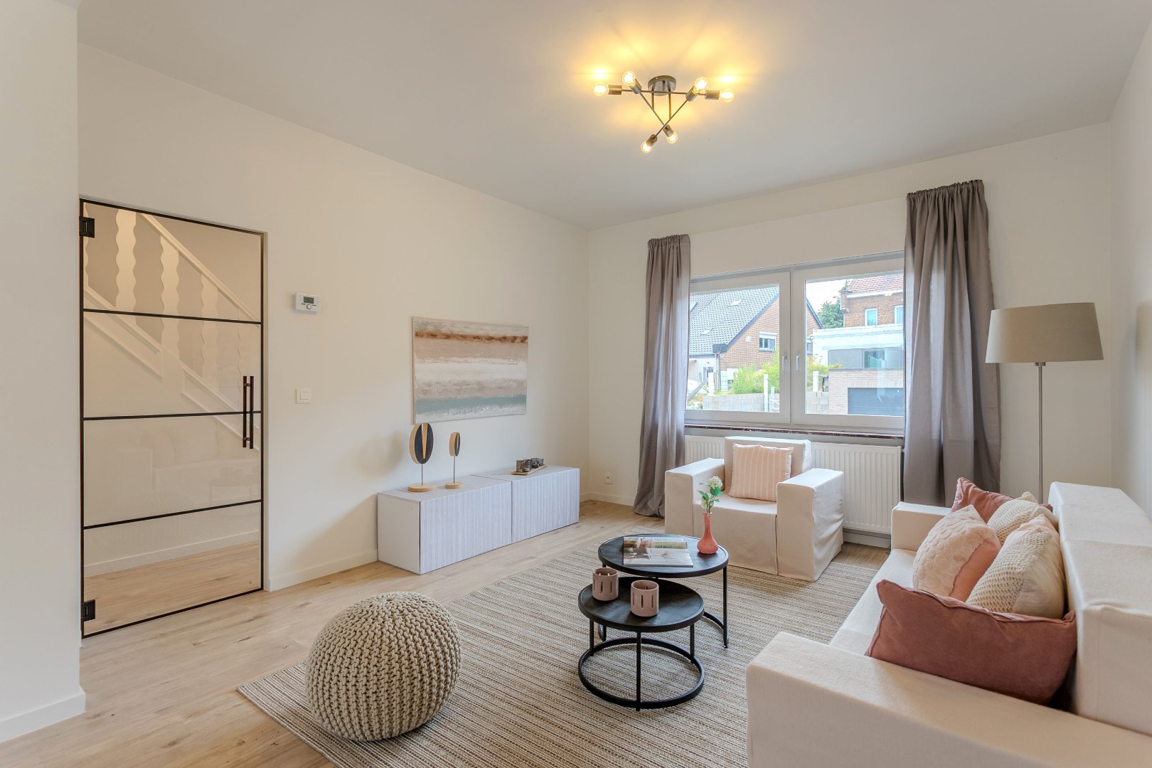 Gerenoveerde woning (EPC B) met 3 slpks (5 mogelijk) garage en tuin in een rustige straat te Lembeek 