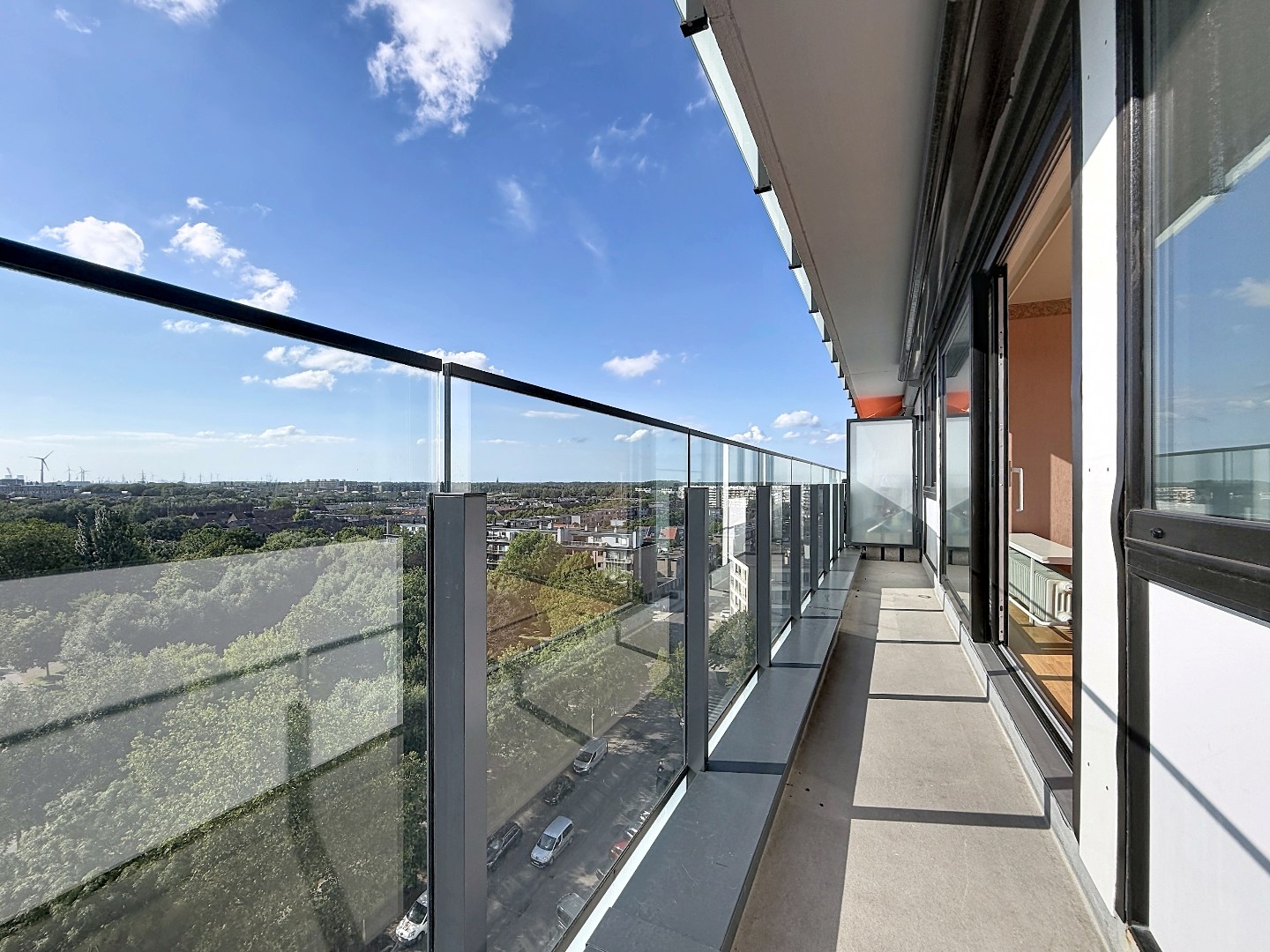 Fantastisch appartement op de 10de verdieping met adembenemend uitzicht en westgericht terras 