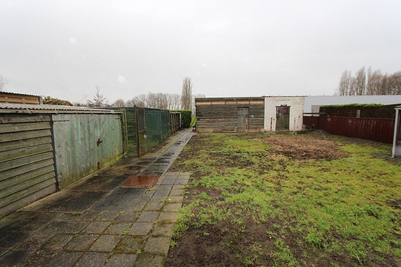 Woning met 4 slaapkamers en diepe tuin te Koekelare 