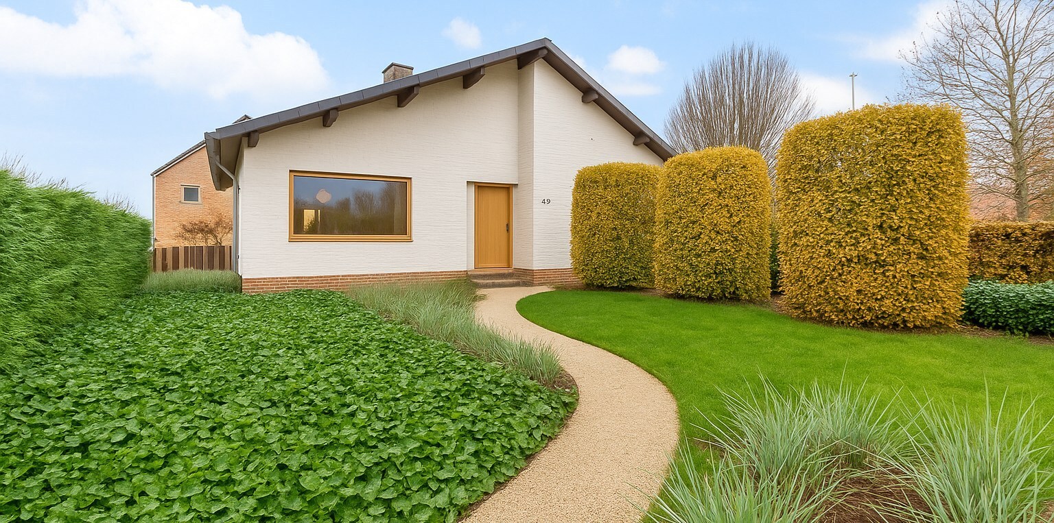 Te renoveren karakteristieke bungalow, 3 Slpk, ruime kelder met garage, op toplocatie 