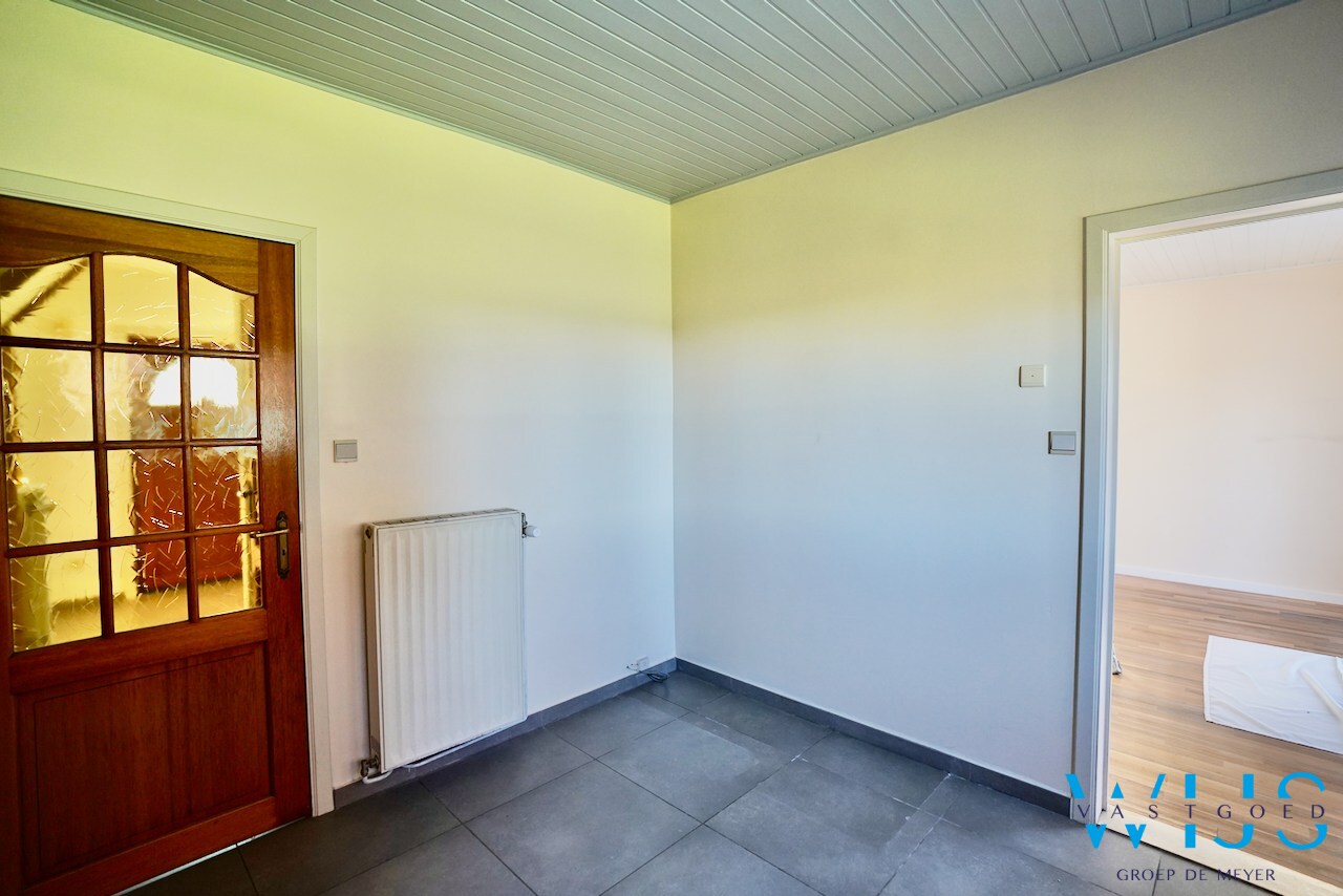 Instapklare gezinswoning met 4 slaapkamers in woonwijk te EVERGEM ! 