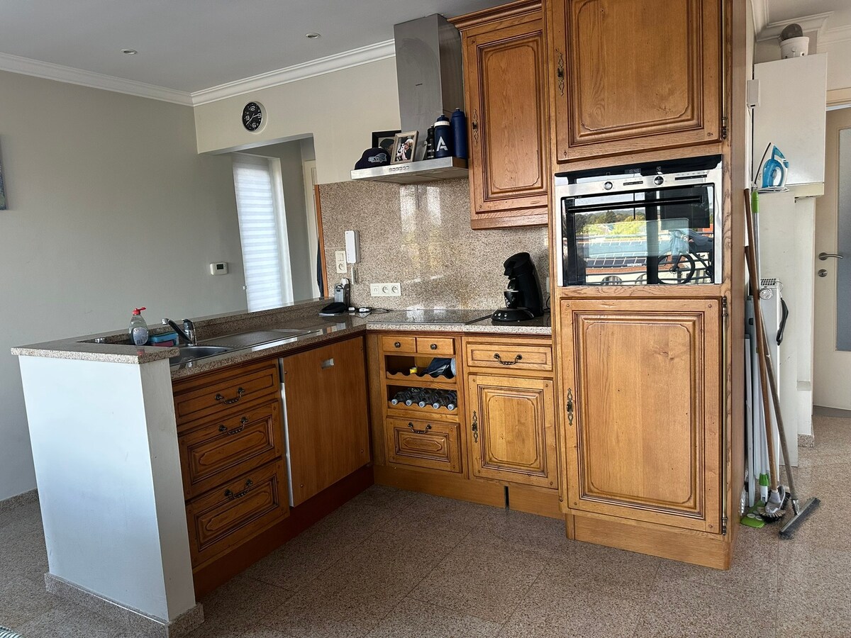 Lichtrijk appartement met 70m² terras 
