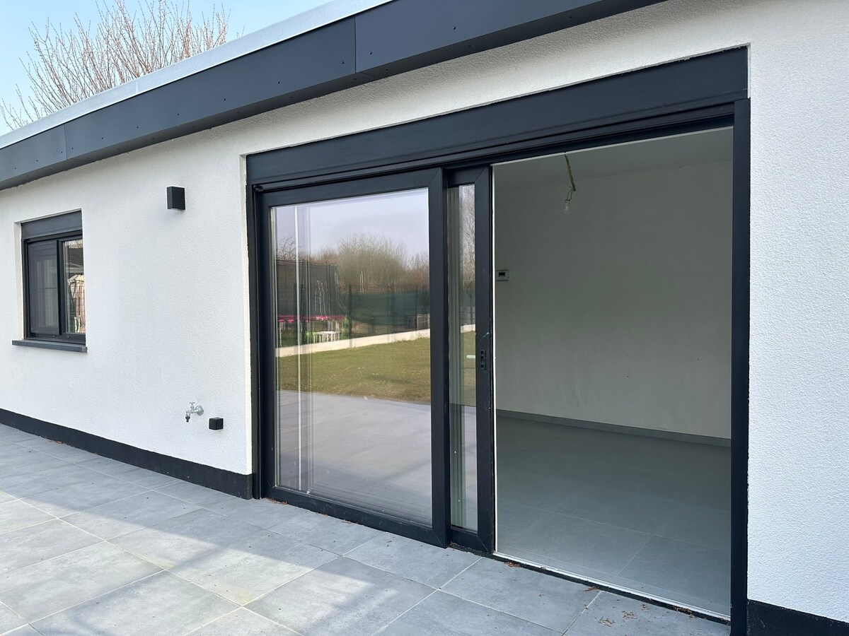 Gerenoveerde bungalow in pittoresk Uikhoven (Maasmechelen). 