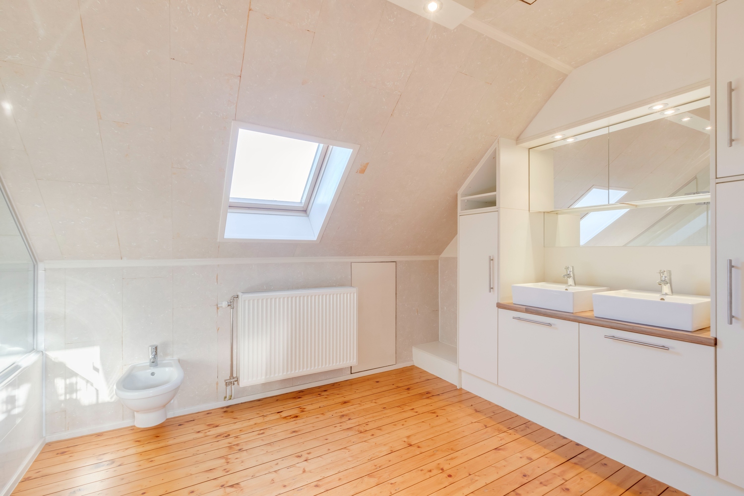 Mooie halfopen bebouwing met zeer ruime kamers 