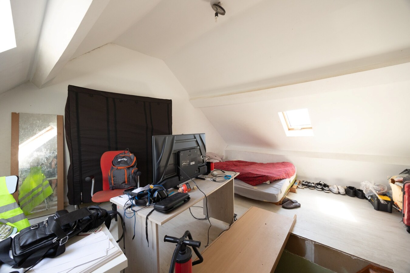 Te renoveren woning met 3 slpk en tuin te Willebroek! 