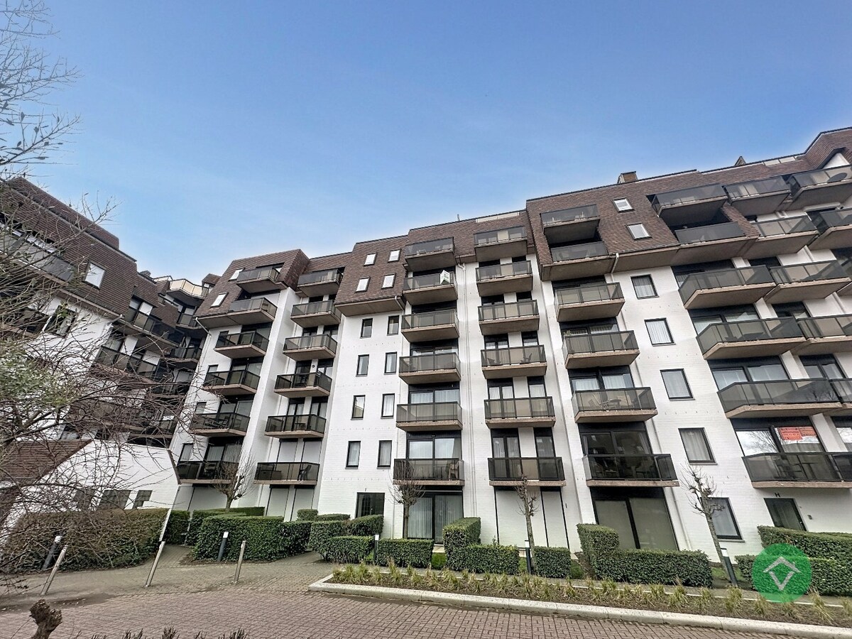 Lichtrijk 2-slaapkamerappartement op topligging op 100m van de zeedijk in Sint-Idesbald 