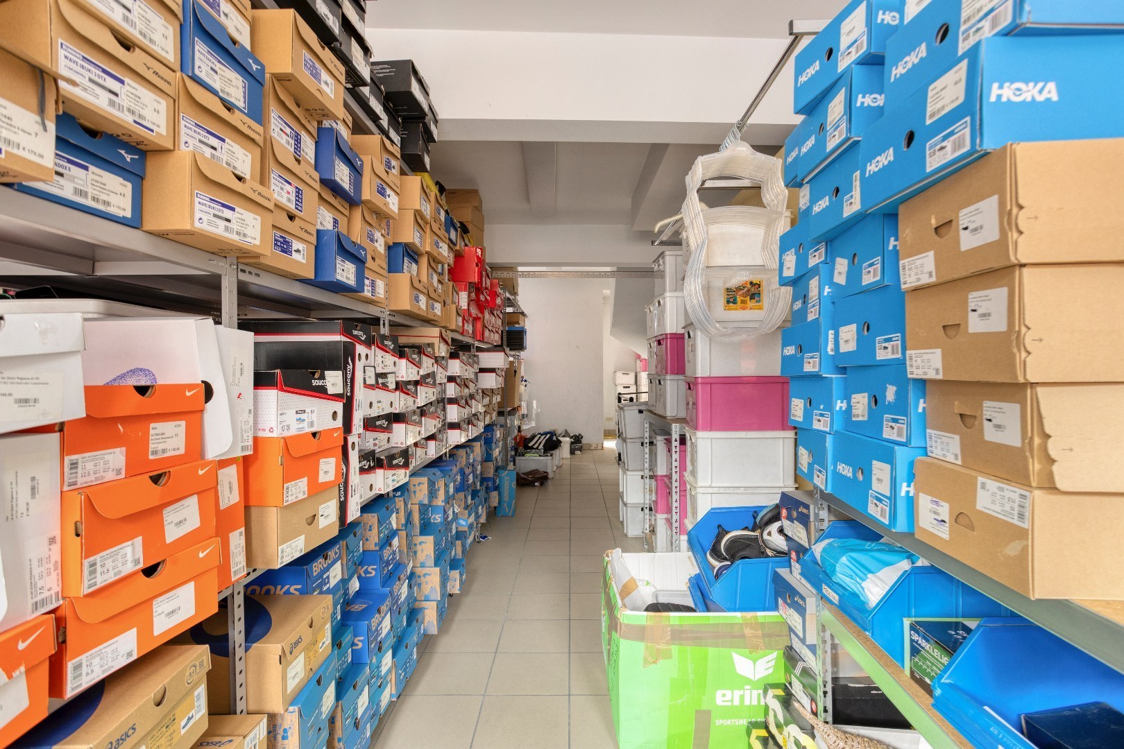 Handelspand met woonst te Halle-centrum 