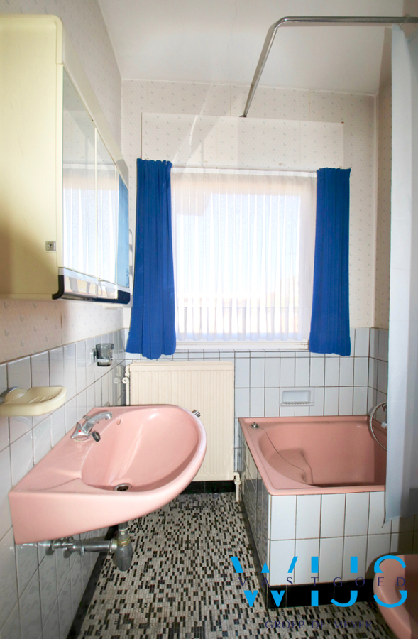 Te renoveren gezinswoning op een zonnig perceel van 1184m² te Wachtebeke ! 