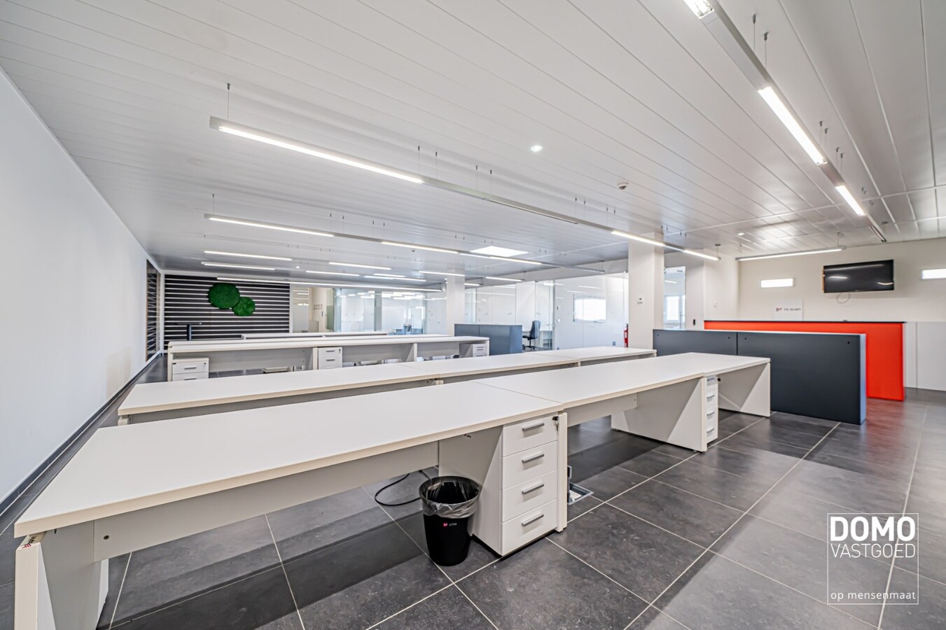 INNOVATIEVE RUIMTE MET LABO, LOGISTIEKE VOORZIENINGEN EN RESEARCH &amp; DEVELOPMENT IN EEN ECO-BEDRIJFSGEBOUW TE PAAL 