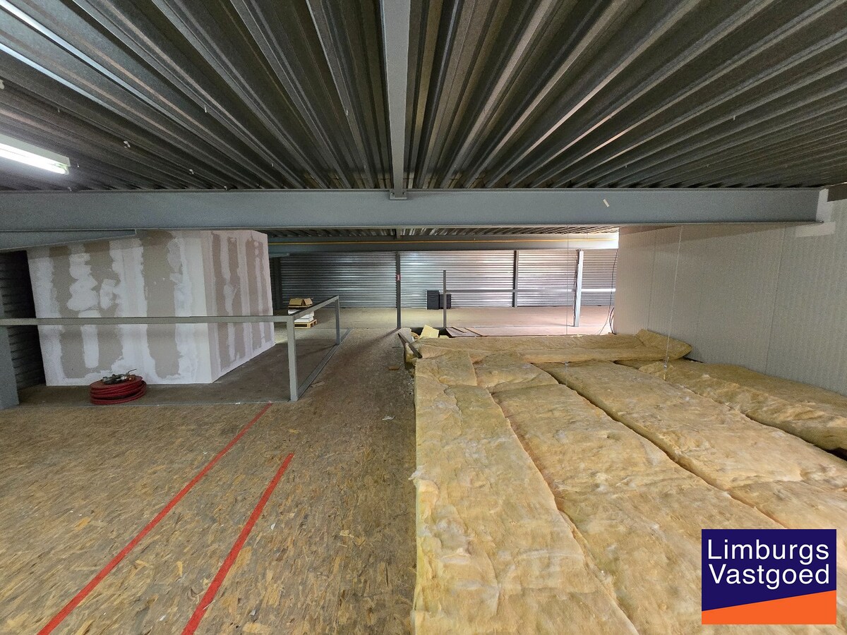 Bedrijfsgebouw - groot 831m² - centraal gelegen op het industrieterrein 