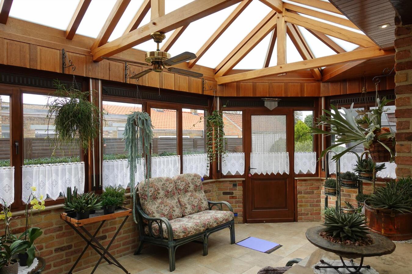 Uitzonderlijke woonst met werkplaats 