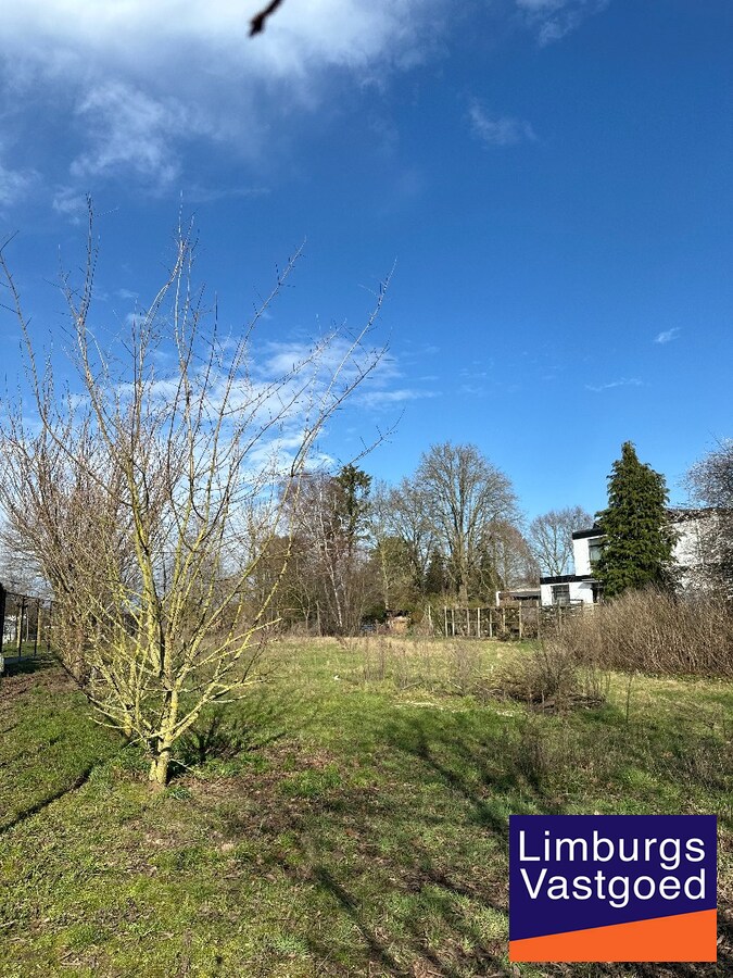 Centraal gelegen bouwgrond voor open bebouwing te Kermt, 14a 53ca 