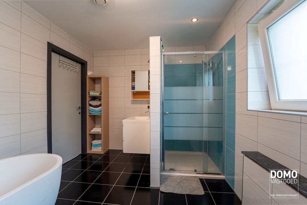 Gunstig gelegen handelshuis te Spalbeek (Hasselt) 