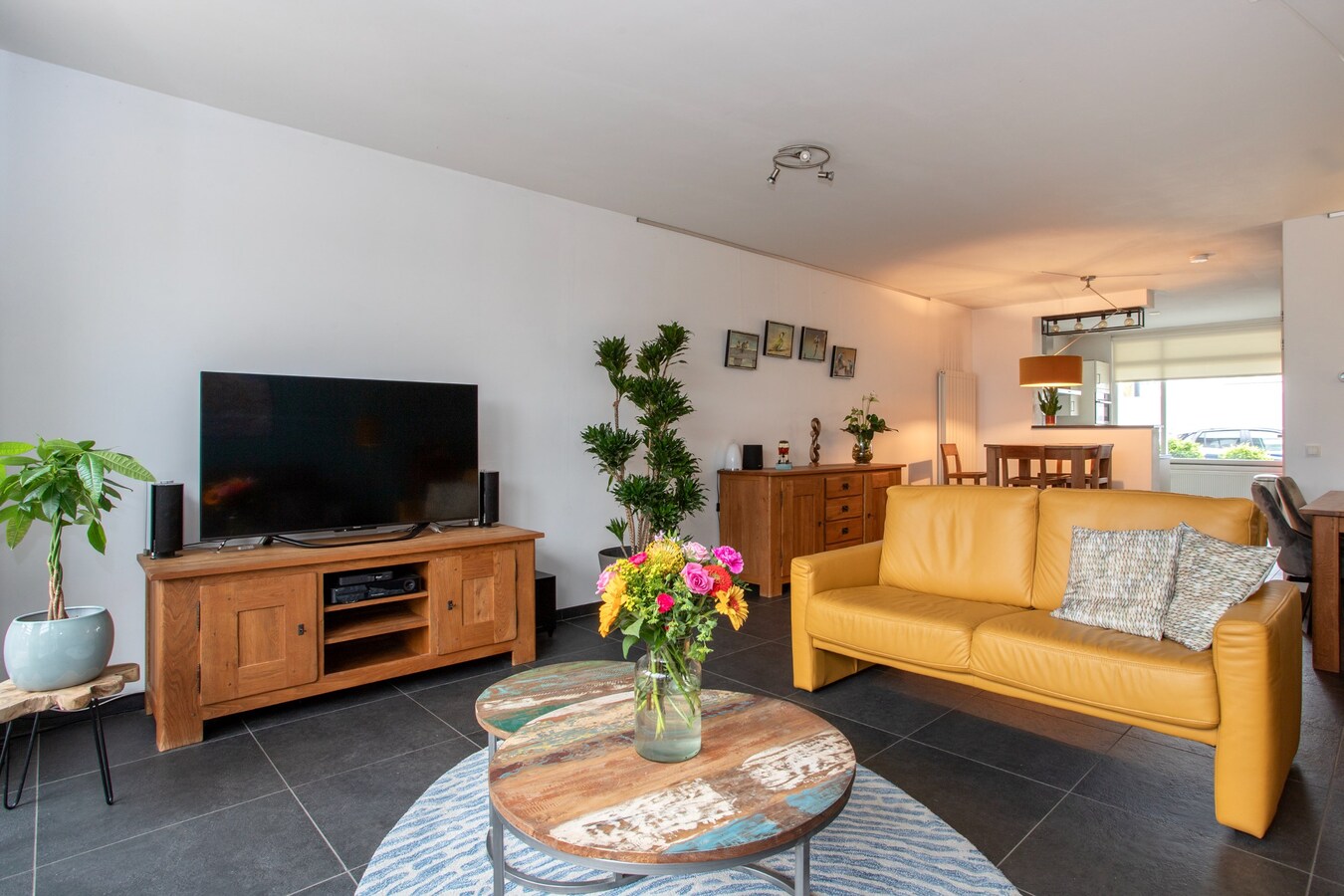 Moderne en royale tussenwoning – instapklaar en energiezuinig! 