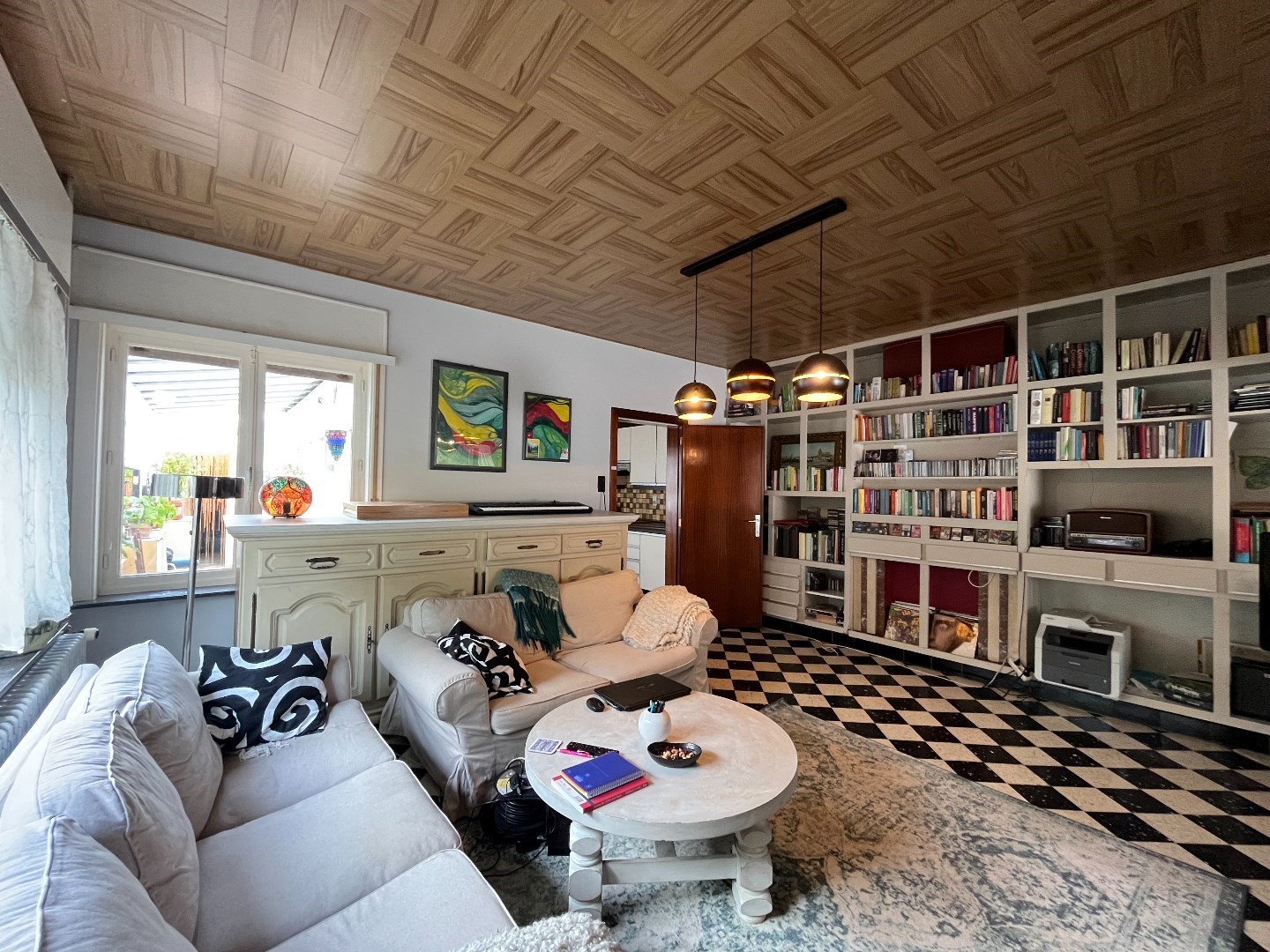 Ruime gezinswoning met grote tuin nabij het centrum van Larum 