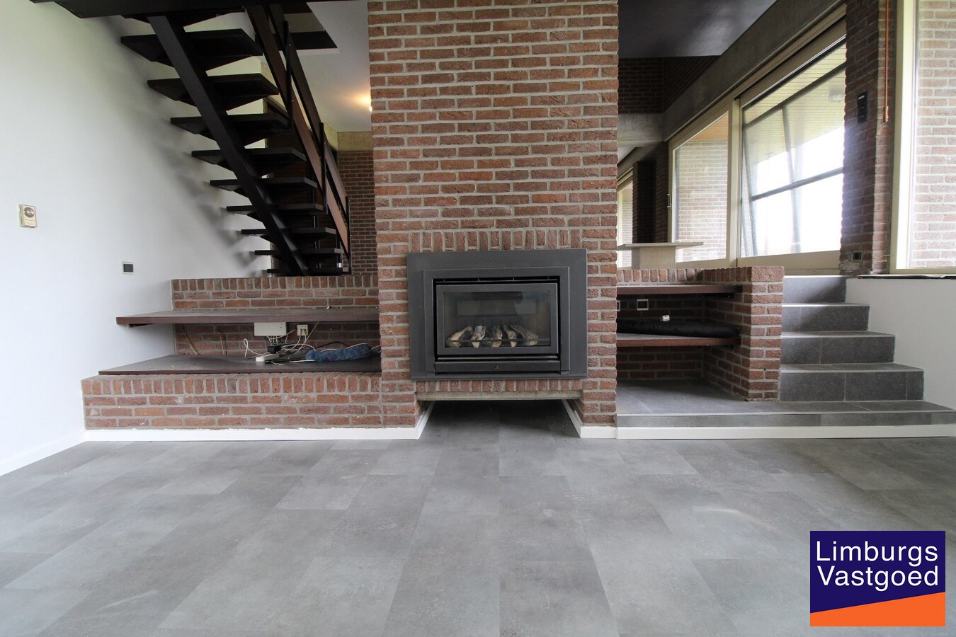 Ruime villa, 308m², 4 slpk, uitzicht op velden, 19a49ca 