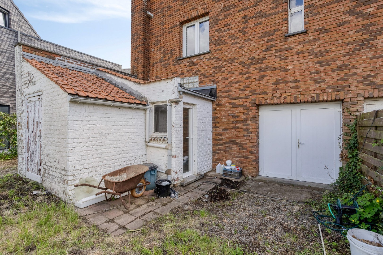 TE RENOVEREN WONING met 2/3/4 slaapkamers en tuin – 1640 SINT-GENESIUS-RODE 