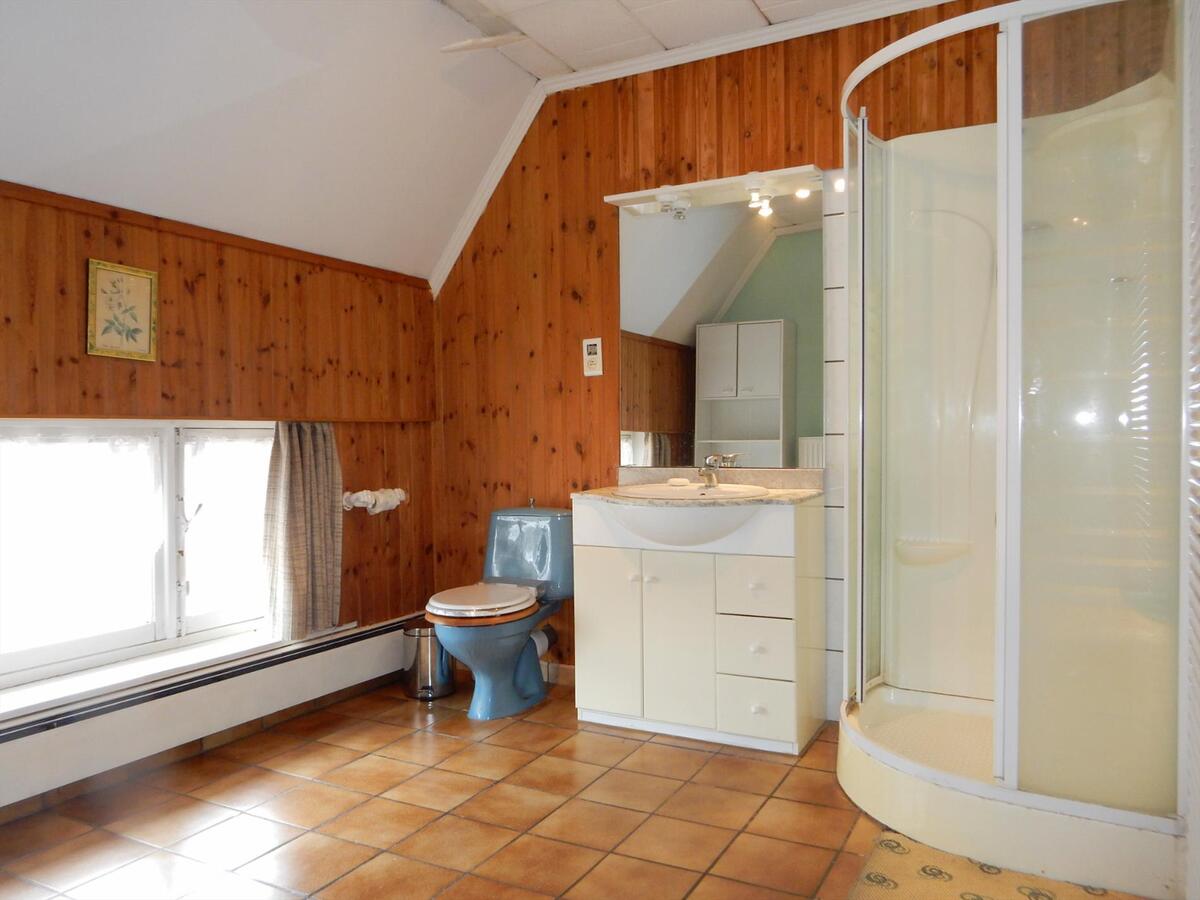 Alleenstaande woning met garage en mooie tuin 